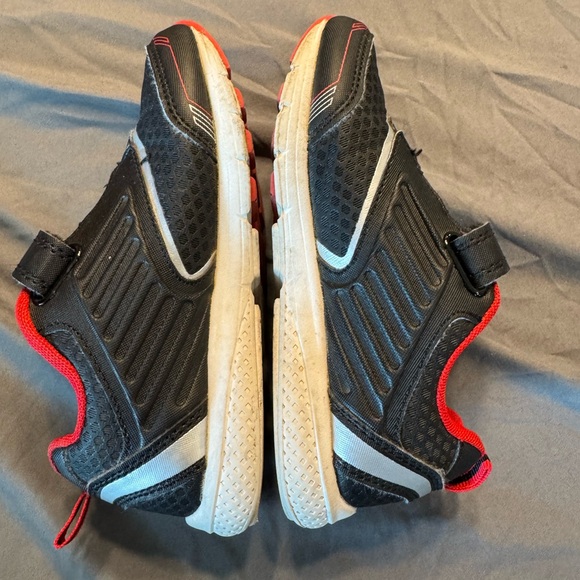 Lightning McQueen cars light up shoes 12 - Picture 4 of 5